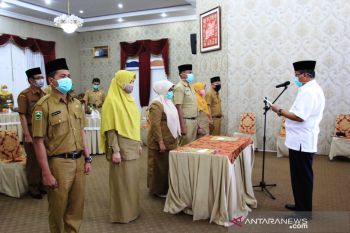 Bupati Solok lantik enam pejabat eselon III dan IV