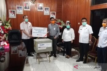 BNI serahkan 50 paket APD ke RSUD Sam Ratulangi