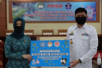PKK Gowa mengumpulkan 10.000 masker untuk warga rentan tertular COVID-19