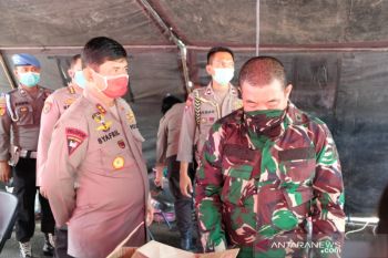 TNI-Polri di Palu dirikan dapur umum bantu masyarakat terdampak COVID-19