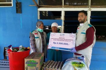 YBM PLN Papua berikan bantuan sembako kepada warga