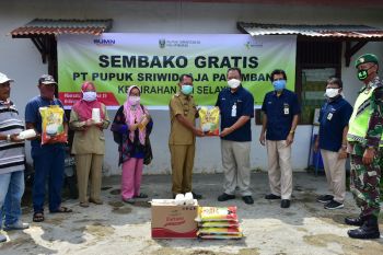 Pusri bagikan 24.000 paket sembako senilai Rp2,1 miliar