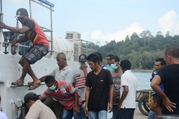 Supir taksi di Lingga menjerit berharap solusi