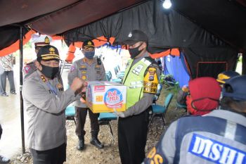 Kapolda Sumbar minta perketat pemeriksaan orang masuk di perbatasan daerah