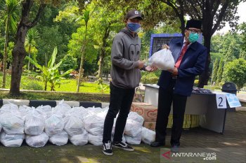 Undip pasok bahan pangan bagi mahasiswa yang tidak mudik