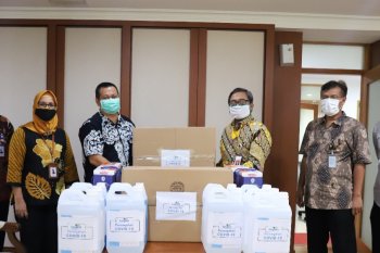 Taspen serahkan bantuan pencegahan COVID-19 ke pemerintah daerah