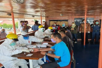 Gugus Tugas COVID-19 Sulawesi Tenggara "rapid test" 63 ABK di Kendari