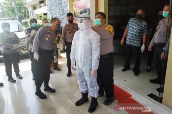 Polres Kotim bagikan ratusan APD untuk personelnya cegah COVID-19