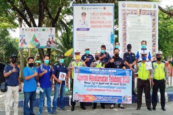 Cegah COVID-19,  ratusan  masker dibagikan di Muara Teweh