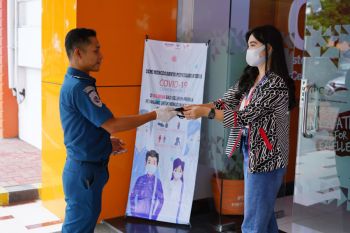 Cegah penularan COVID-19,  IPC Pelindo Panjang salurkan bantuan Alkes