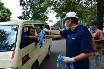 Pusri bagikan 2.000 masker produksi mitra binaan UMKM