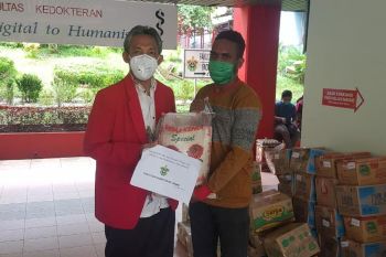 Mahasiswa vokasi Asmat  terima bantuan dari FK Unhas