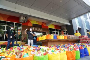 FTI UMI kirim 150 paket sembako bagi karyawan dan satpam