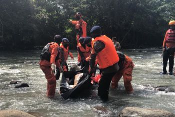 Warga Bone terseret arus sungai ditemukan tewas