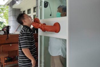 Dosen UGM berharap "bilik swab" buatannya segera diproduksi-didistribusikan secara massal