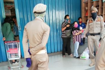 Jelang PSBB Kota Makassar toko nonsembako ditutup Satpol PP