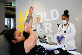 Dua pasien asal Sumbawa positif COVID-19, Dinkes: warga jangan panik