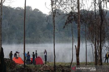 Pesona Danau Tambing