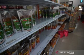 Penjualan oleh-oleh khas Palu turun