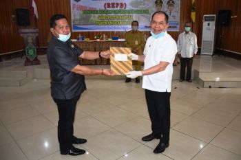 Bupati minta usulan APBD Kapuas dievalusi kembali