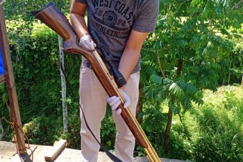 Seorang buruh tewas tertembak senapan angin rekannya