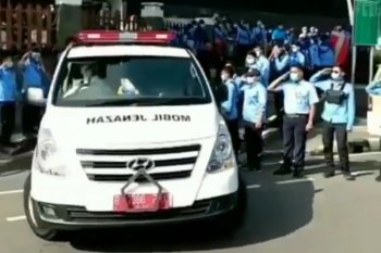 Jenazah perawat Shelly Ziendia Putri dilepas dengan penghormatan terakhir