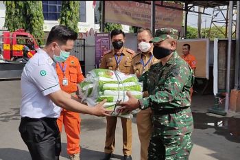 Pemkot Bandarlampung salurkan 500 baju hazmat dari BNPB ke tenaga medis