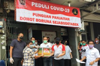 Keluarga besar marga Panjaitan se-Jabotabek salurkan 3.000 paket sembako
