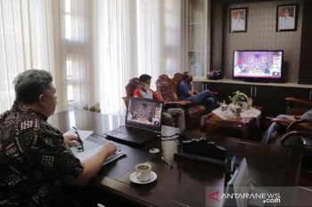 Wali Kota ikuti video conference dengan Gubernur bahas PSBB