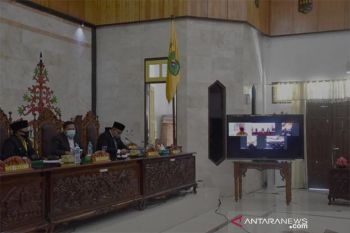 DPRD Kapuas dengarkan LKPj Bupati melalui video conference