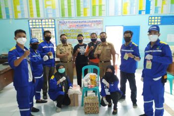 1.500 paket bahan pokok disalurkan bagi warga terdampak COVID-19 di Gowa