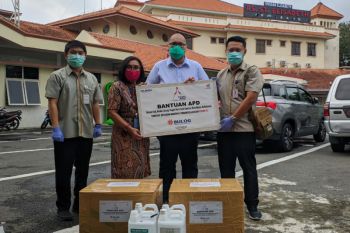 Bulog Jateng bantu APD untuk RS rujukan COVID-19
