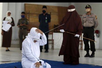 Eksekusi hukuman cambuk tetap digelar di saat pandemi COVID-19