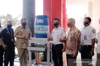 Tangani COVID-19, Satgas bencana BUMN serahkan bantuan Rp8 miliar ke Pemprov Sumbar