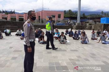Polres Solok Selatan beri bantuan kepada sopir dengan syarat miliki SIM