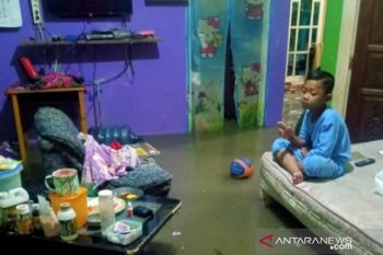 Ratusan rumah di Cianjur tergenang banjir setinggi pingang