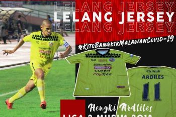 Semen Padang FC lelang jersey pemain bantu tim medis di Sumbar