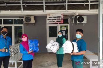 Perantau sumbangkan APD dan aksesorisnya, bantu penanganan COVID-19 di Sumbar