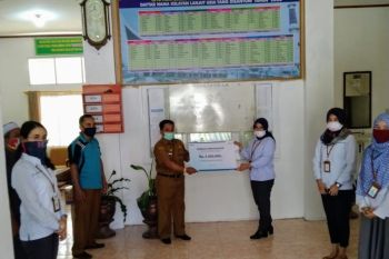 Himpun donasi untuk panti jompo, cara karyawati PLN Sumbar peringati hari Kartini
