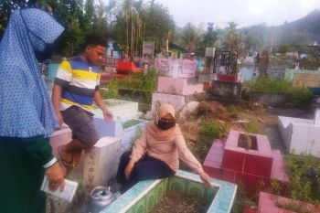 Tradisi Ziarah Kubur Jelang Ramadhan di Jayapura