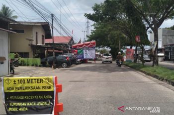 Warga Padang masih abai saat PSBB hari pertama