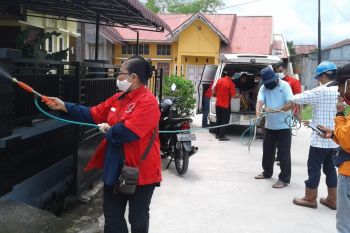 PDIP Sumbar sediakan 500 bungkus makanan per hari selama Ramadhan untuk warga terdampak COVID-19