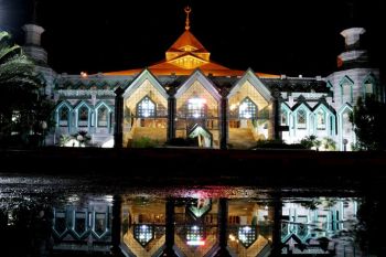 Masjid Al Markaz sepi pada malah pertama shalat taraweh