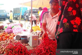 Jalan putus, harga bahan pokok di Solok Selatan masih stabil