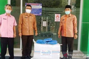 Alumni SMA Lambah Agam bantun 550 APD bagi tim medis