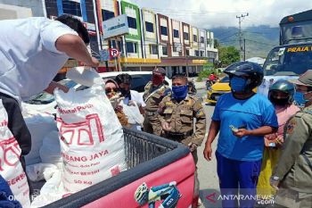Bulog Sulteng akui stok  gula dan minyak goreng  kini kosong