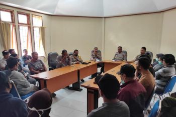 Polres Tolikara anjurkan pengusaha warung berlakukan layanan bungkus