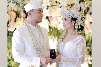 Zaskia Gotik lahirkan anak pertama