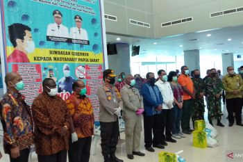 Pemerintah Papua Barat salurkan bantuan sembako untuk warga terdampak Corona Sorong Raya