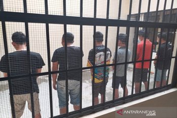 Maksud ingin menjaga kampung, sembilan pemuda Boyolali dibekuk menganiaya orang gila asal Riau hingga tewas